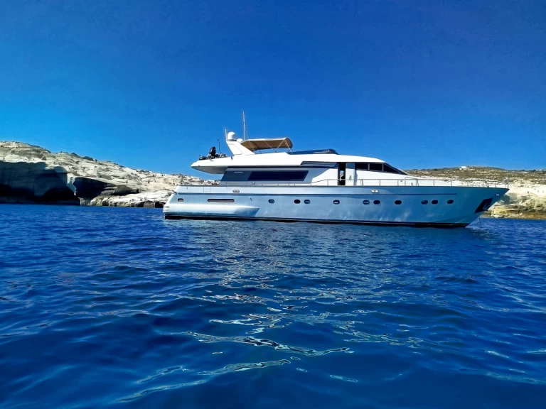 Noleggio Yacht di lusso Sanlorenzo con patente nautica