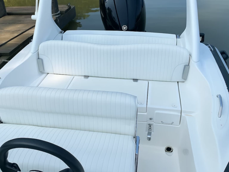 Gommone a noleggio a Cavalaire-sur-Mer al miglior prezzo