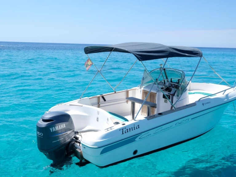 Barca a motore a noleggio a Fornells al miglior prezzo