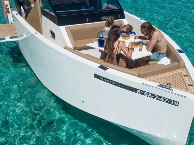 Noleggio a Ibiza Magna – De Antonio D33 Open D33 su SamBoat