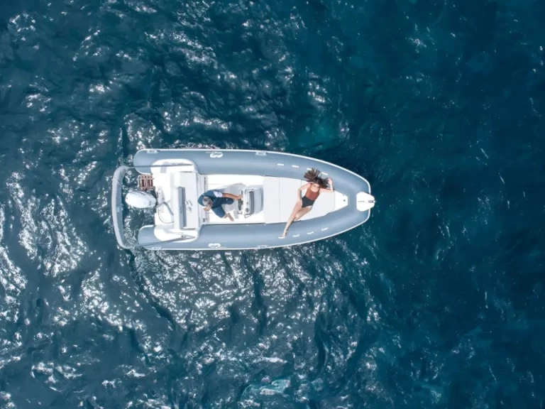 Noleggio Gommone a Marina di Portisco – Kardis Kardis Fox 570