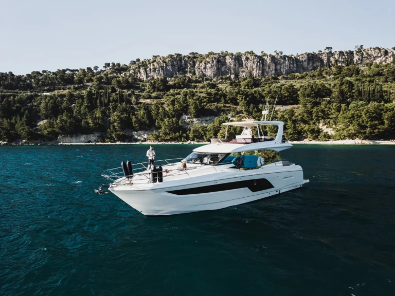 Noleggio barche Jeanneau Prestige 590 a Podstrana su Samboat
