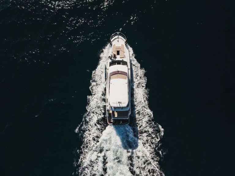 Noleggio Yacht di lusso con o senza skipper Jeanneau a Podstrana