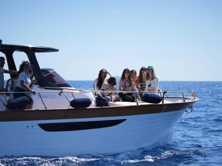 Noleggio Barca a motore Mimi con patente nautica