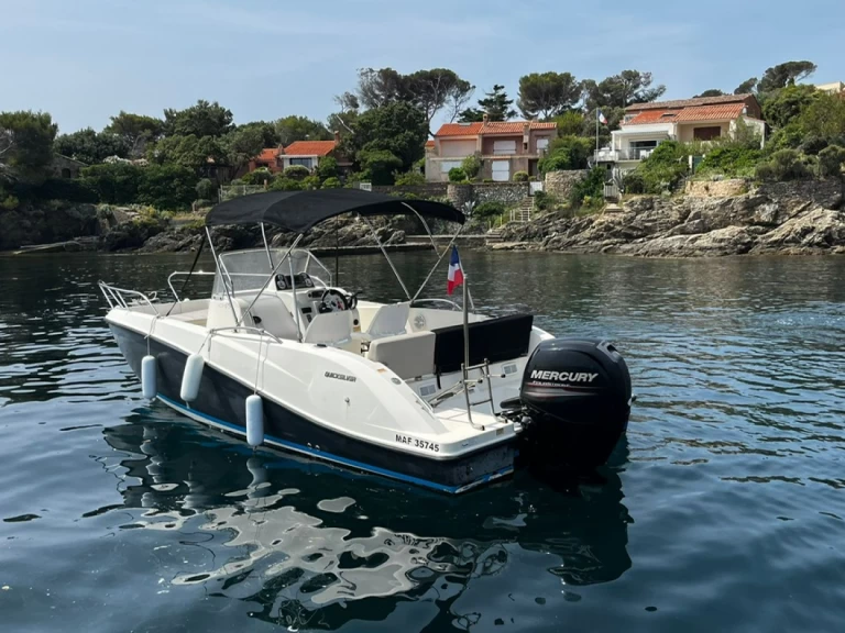 Noleggio Barca a motore a Saint-Aygulf – Quicksilver Activ 675 Open