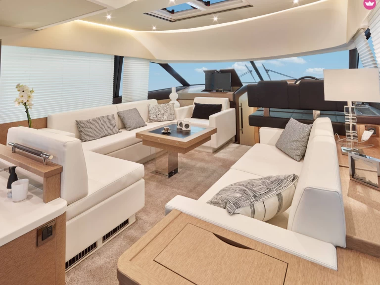 Yacht di lusso a noleggio a Nettuno al miglior prezzo