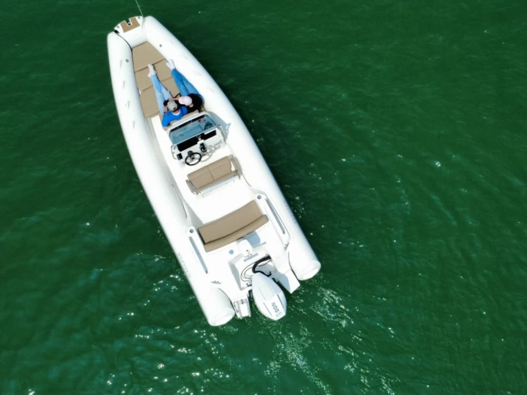 Noleggio Gommone Brig con patente nautica