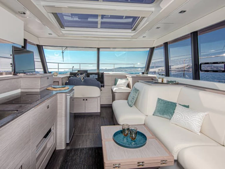 Noleggio Barca a motore Fountaine Pajot con patente nautica