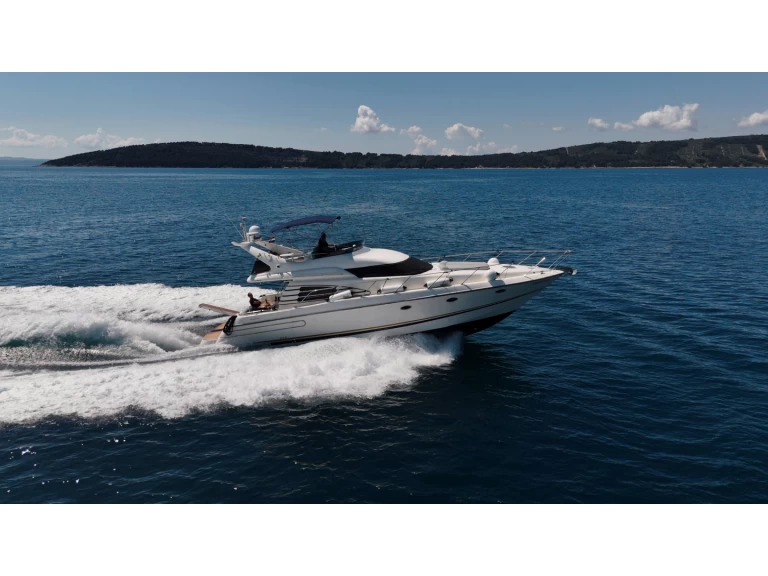 Noleggio Barca a motore con o senza skipper Sunseeker a Kaštel Gomilica