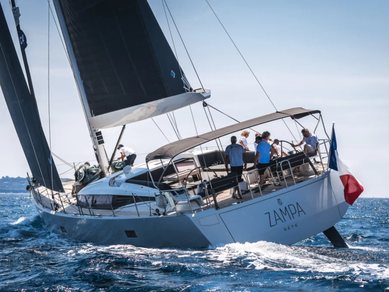 Noleggio Barca a vela con o senza skipper Cnb a San Fiorenzo