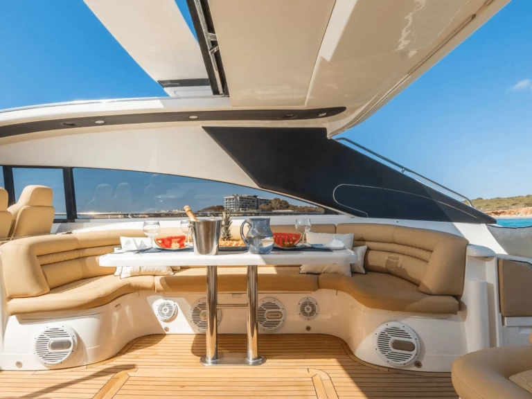 Yacht di lusso a noleggio a Ibiza Town al miglior prezzo