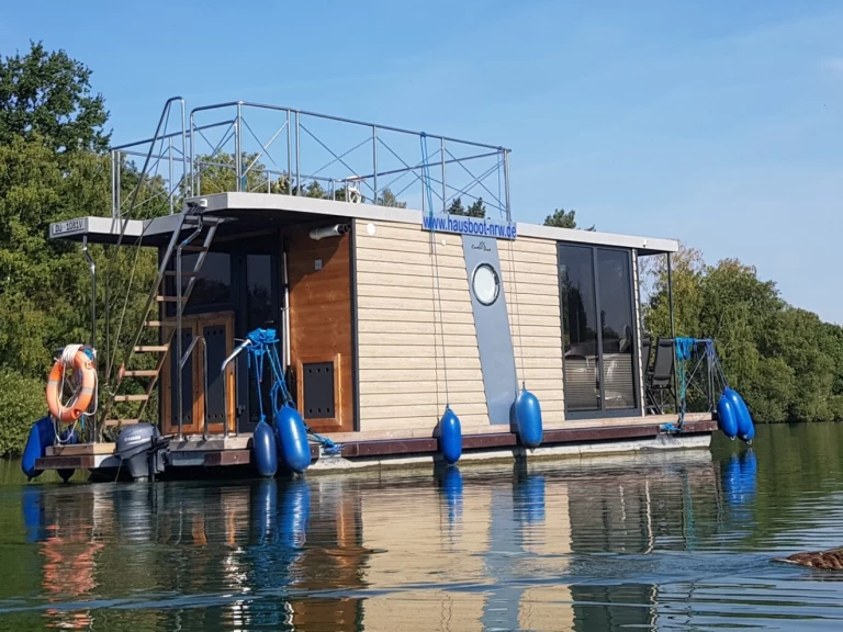 Noleggio barche Rivo Campi 300 a Buchholz su Samboat