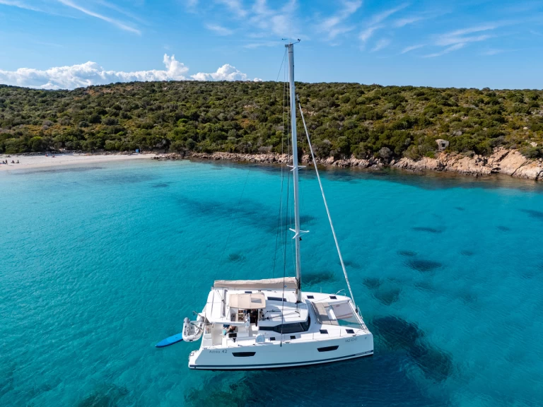 Noleggio Catamarano a Cannigione – Fountaine Pajot Astrea 42
