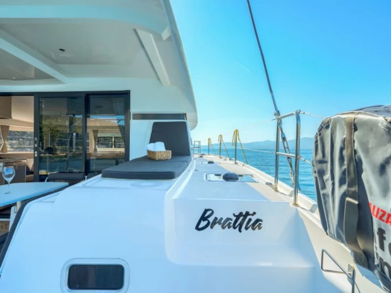 Noleggio Catamarano con o senza skipper Lagoon a Castelli