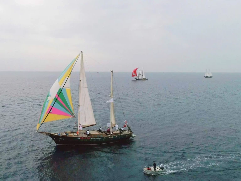 Noleggio Barca a vela Custom Made con patente nautica