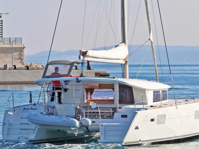 Noleggiare una Lagoon Lagoon 40 a Betina