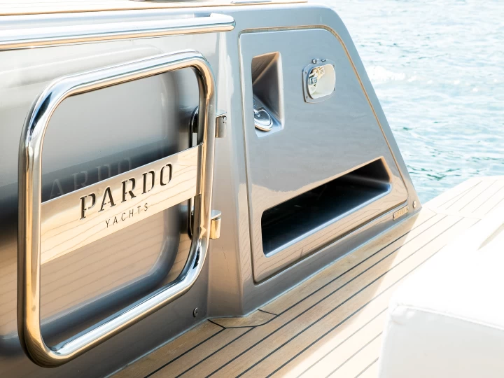 Noleggio Barca a motore con o senza skipper Pardo Yachts a Cannes