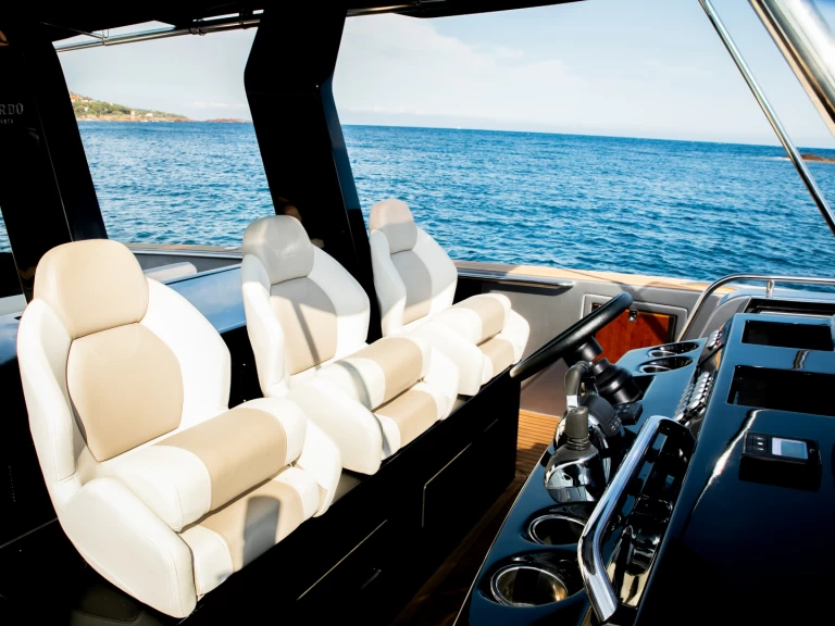 Noleggio Barca a motore a Saint-Tropez – Pardo Yachts Pardo 43