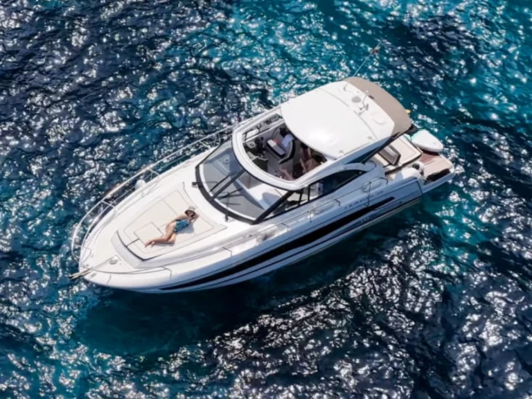 Noleggio Barca a motore a Napoli – Jeanneau Leader 36