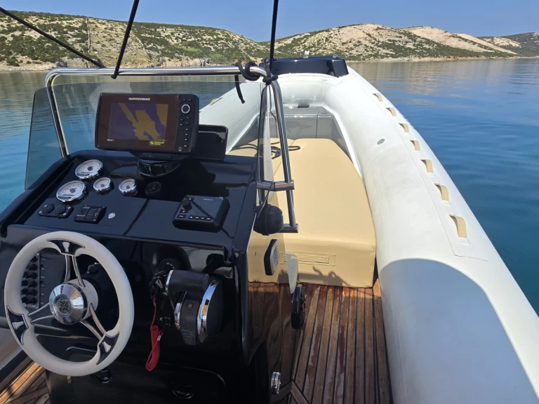 Noleggio Gommone WBI con patente nautica
