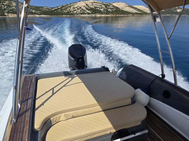 Noleggio a Novaglia (Novalja) – WBI Razor 900 su SamBoat