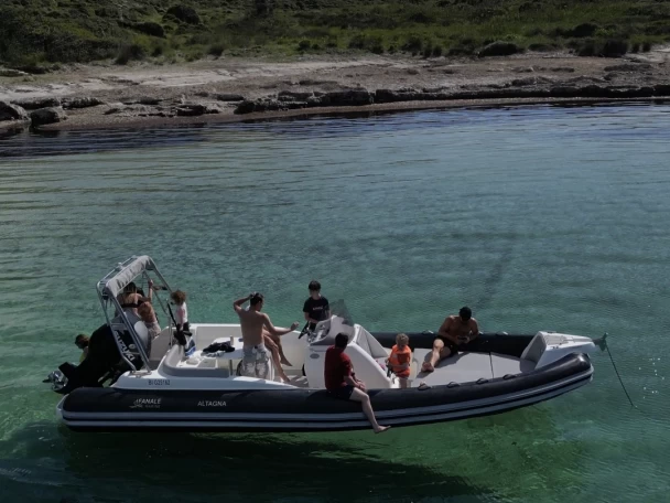 Noleggio a Algajola – FANALE MARINE Altagna 800 su SamBoat