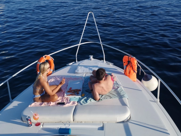 Noleggio Barca a motore Ferretti con patente nautica