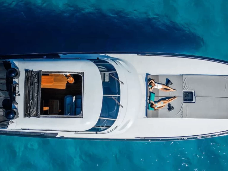 Yacht di lusso a noleggio a Ibiza Town al miglior prezzo