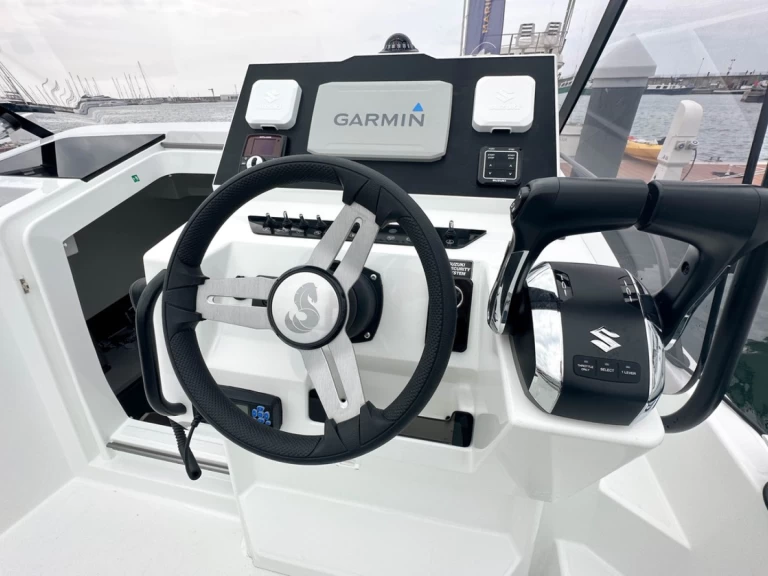 Noleggio Barca a motore Bénéteau con patente nautica