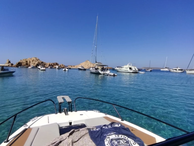 Noleggio Barca a motore Bénéteau con patente nautica