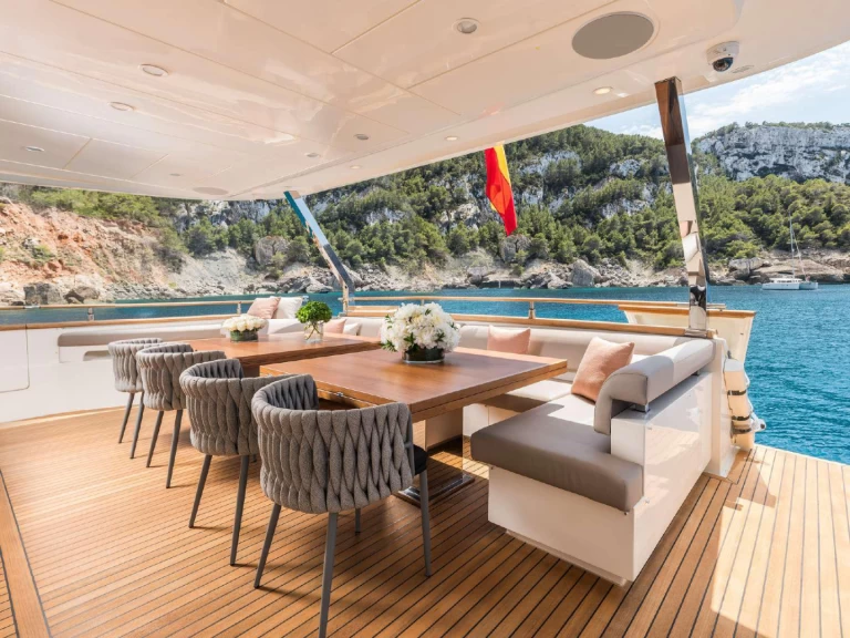 Noleggio Yacht di lusso a Ibiza Town – Astondoa Astondoa 102 GLX
