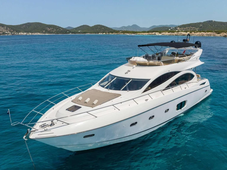 Noleggio Yacht di lusso a Ibiza Town – Sunseeker Manhattan 70