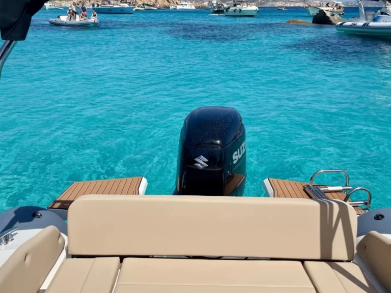 Noleggio Gommone Nuova Jolly con patente nautica