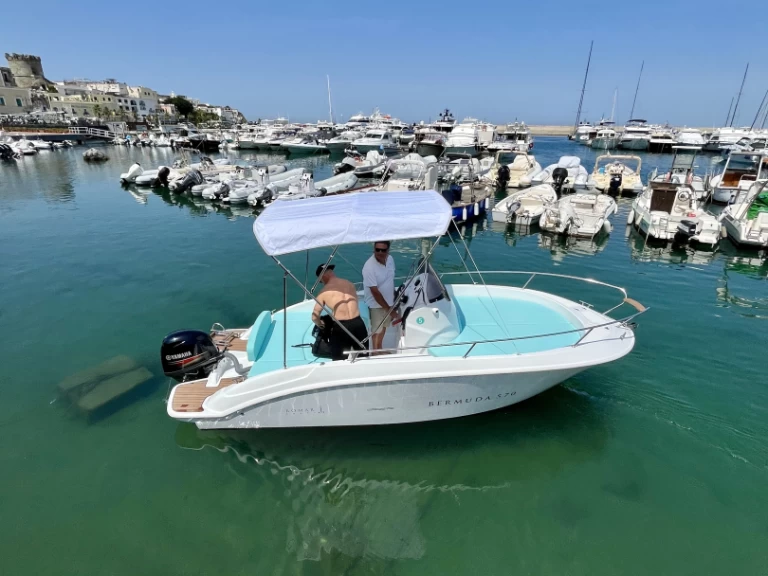 Barca a motore a noleggio a Ischia al miglior prezzo