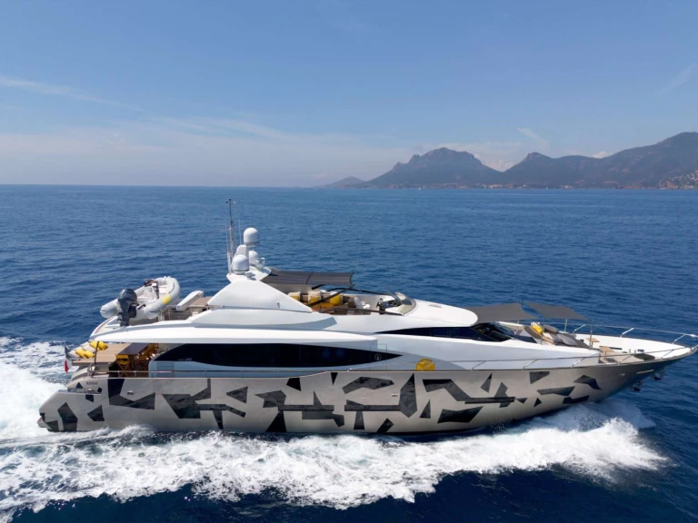 Peri Yachts Quantum da affittare a  Cannes