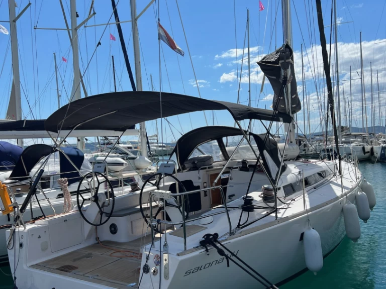 Barca a vela a noleggio a Castelli al miglior prezzo