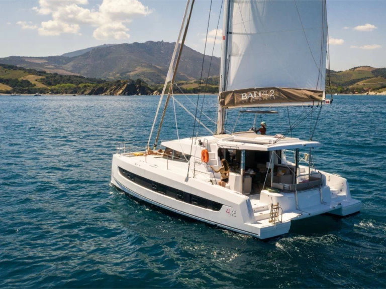 Noleggio Catamarano Bali Catamarans con patente nautica