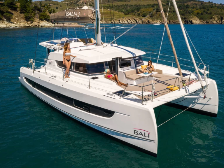 Catamarano a noleggio a Villefranche-sur-Mer al miglior prezzo