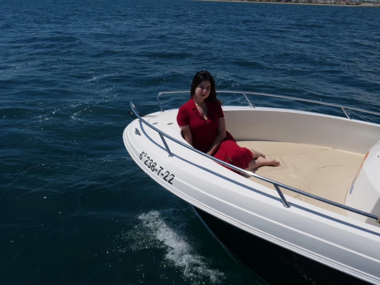 Barca a motore a noleggio a Empuriabrava al miglior prezzo
