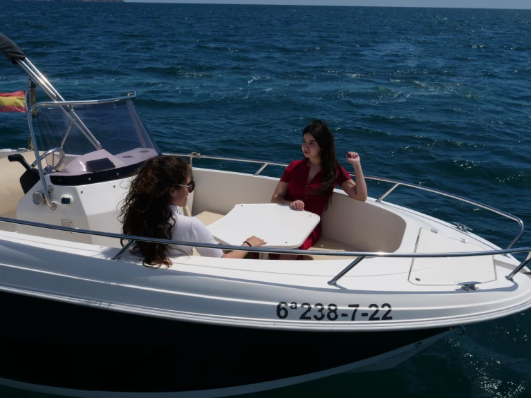 Noleggiare una Pacific Craft Pacific Craft 545 Open a Empuriabrava
