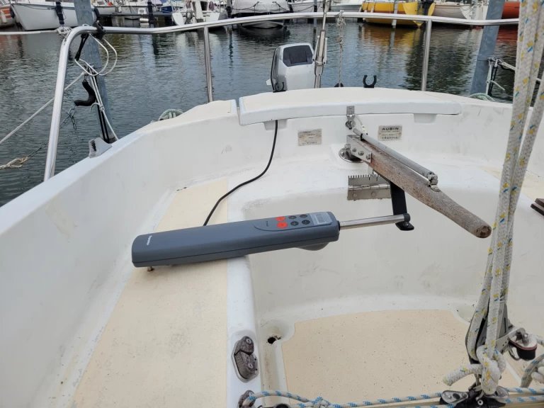 Barca a vela a noleggio a Auvernier al miglior prezzo