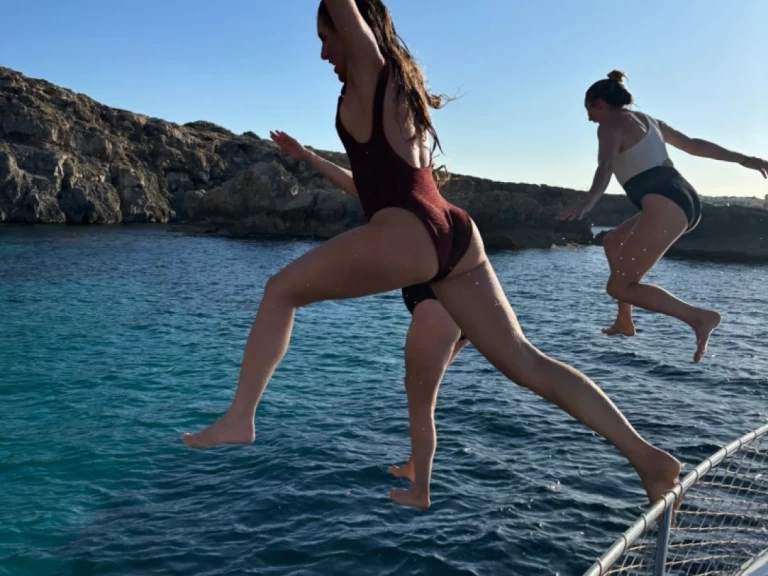 Noleggio Barca a motore con o senza skipper Jeanneau a Marina Formentera