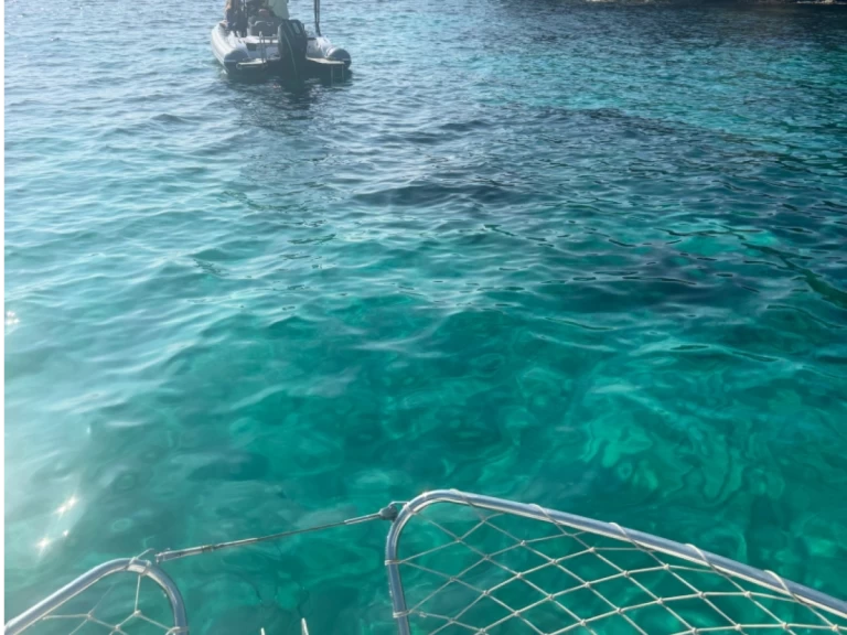 Noleggio Barca a motore Jeanneau con patente nautica