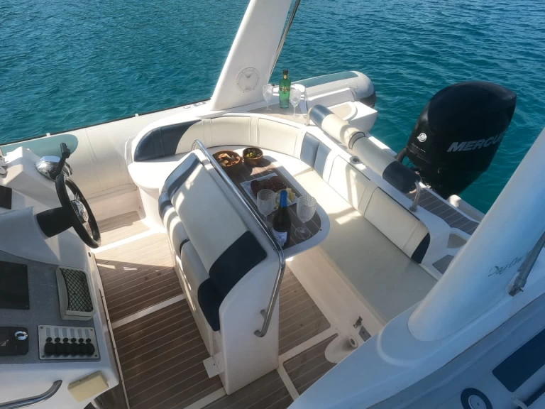 Noleggio Barca a motore con o senza skipper Astec a Fornells