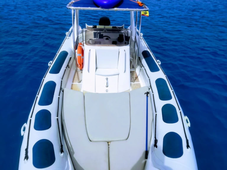 Noleggio Barca a motore Astec con patente nautica