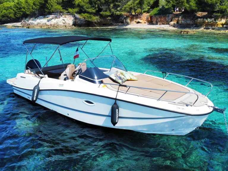 Barca a motore a noleggio a Mandelieu-la-Napoule al miglior prezzo