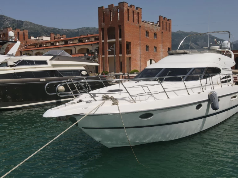 Noleggio Barca a motore a Himarë – Cranchi Atlantique 48