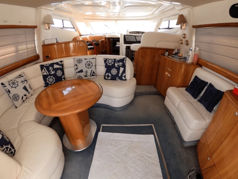 Noleggio Barca a motore Cranchi con patente nautica