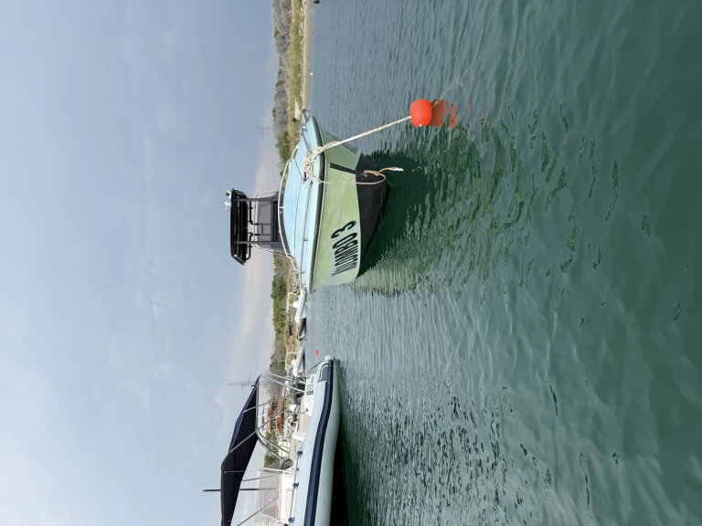Noleggio Barca a motore con o senza skipper Scarab a Valona