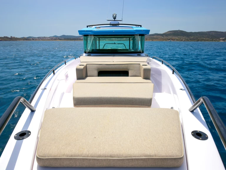 Noleggio Barca a motore con o senza skipper Axopar a Lávrio